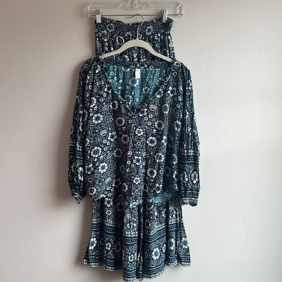 Tigerlily Australia palazzo flared pant and boho top blue floral two piece set - Picture 2 of 10